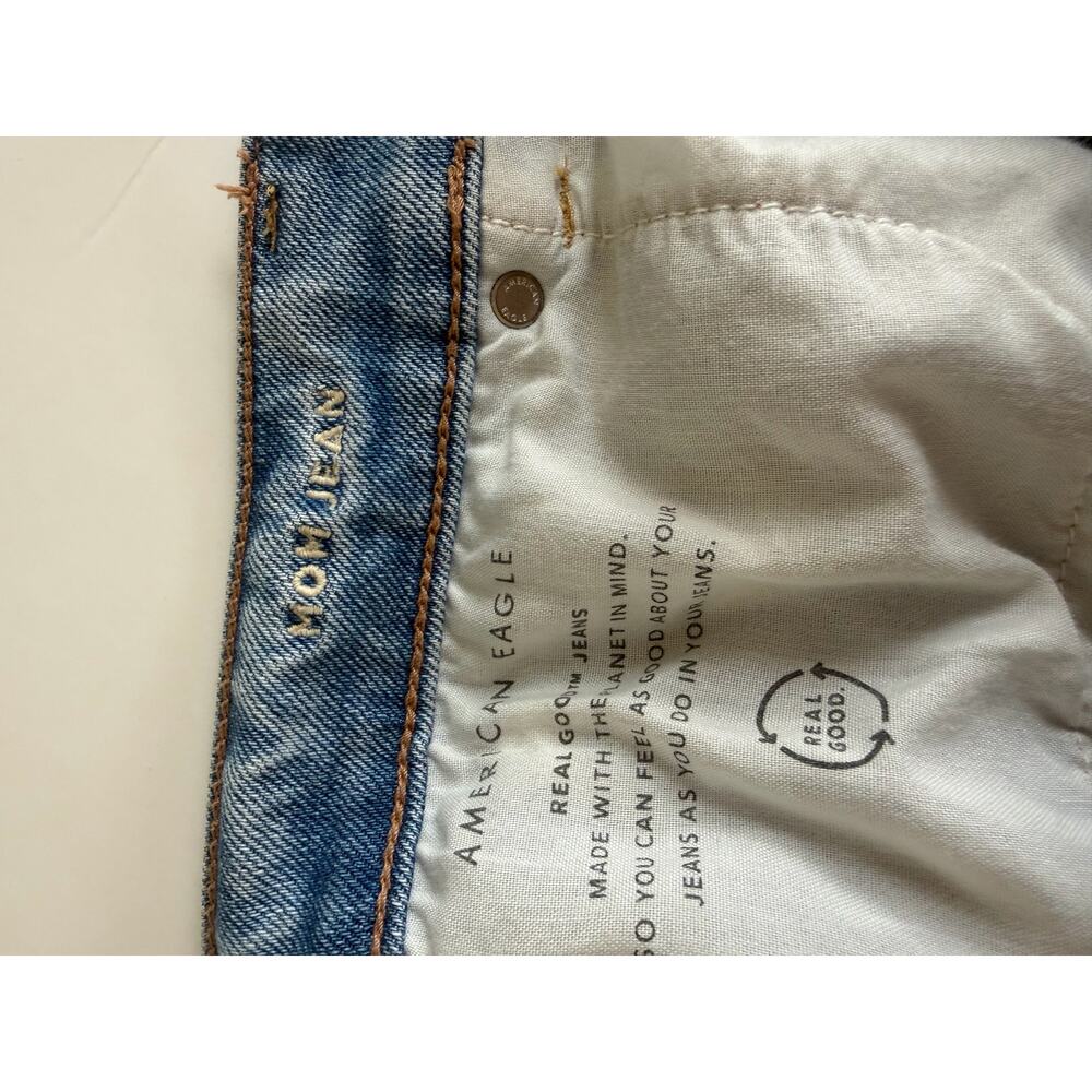 American Eagle Size 8 Short MOM Jean Pants Distressed Women's Denim - Picture 5 of 6